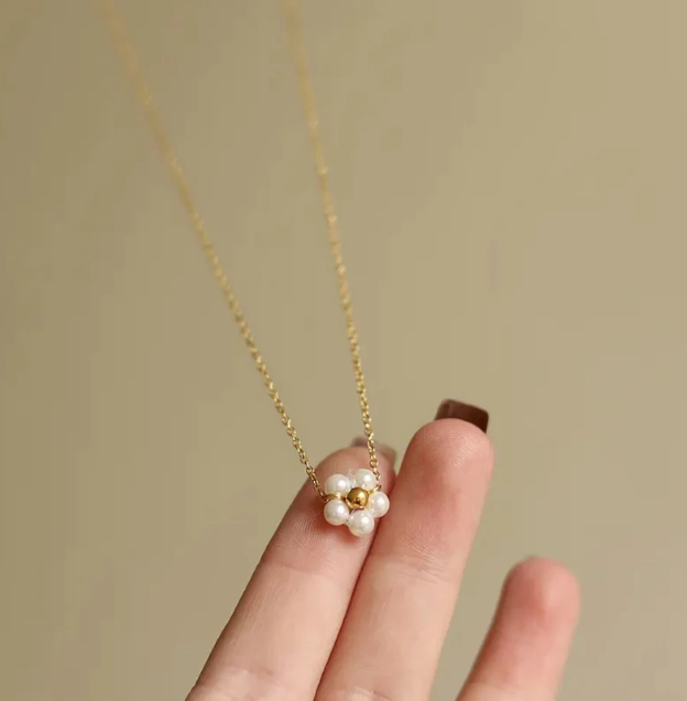 DAISY NECKLACE